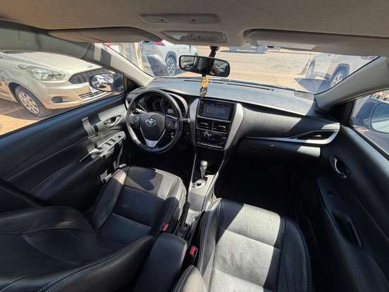 TOYOTA-YARIS-2021