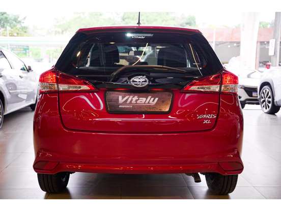 TOYOTA-YARIS-2021