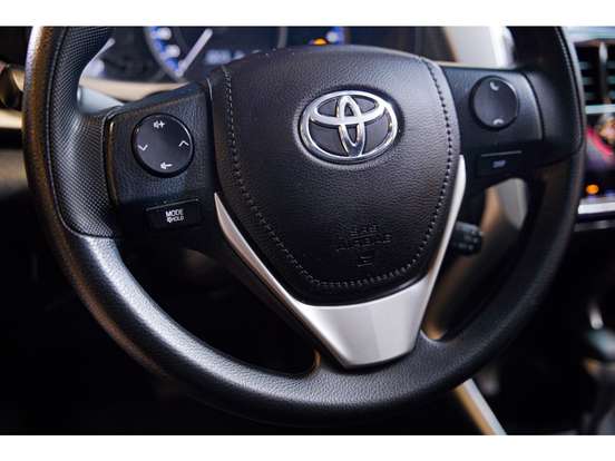 TOYOTA-YARIS-2021