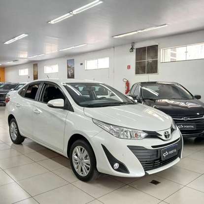 TOYOTA-YARIS-2018