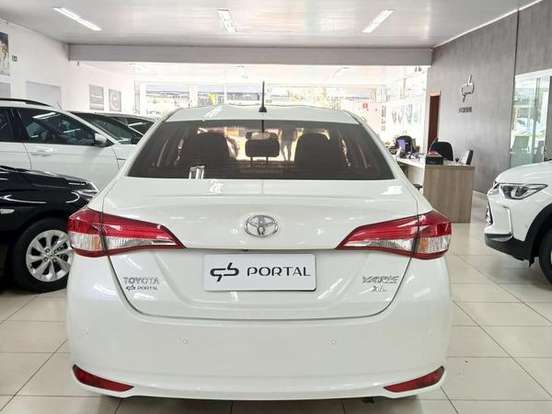TOYOTA-YARIS-1.5 16V FLEX SEDAN XL PLUS TECH MULTIDRIVE TOYOTA-YARIS-2018