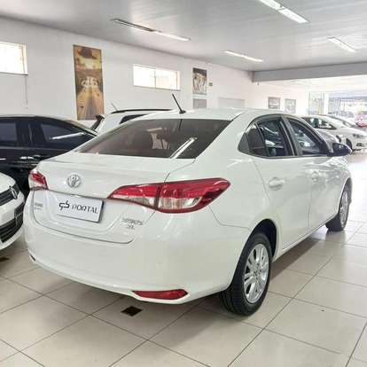 TOYOTA-YARIS-2018