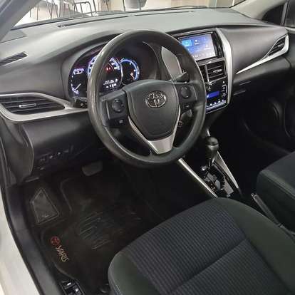 TOYOTA-YARIS-2018