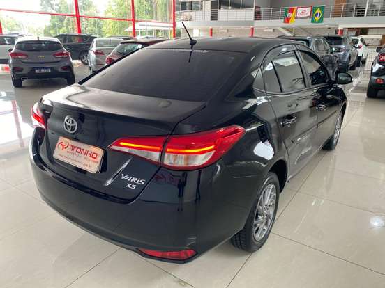 TOYOTA-YARIS-2022