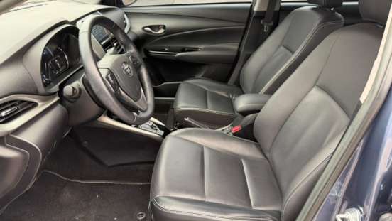 TOYOTA-YARIS-2021