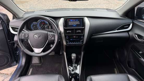 TOYOTA-YARIS-2021