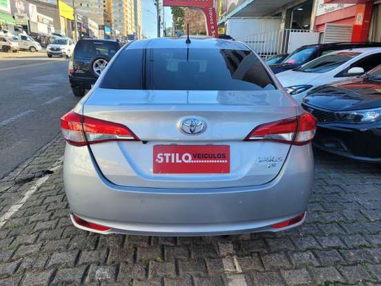 TOYOTA-YARIS-2024