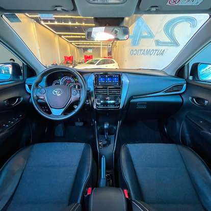 TOYOTA-YARIS-2024