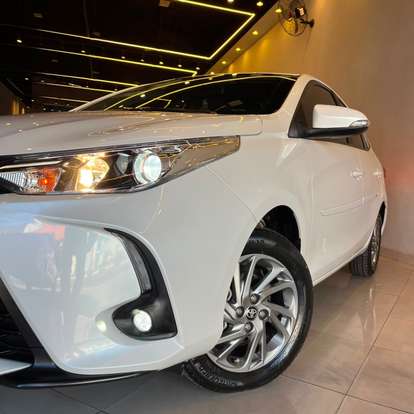 TOYOTA-YARIS-2024