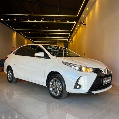 TOYOTA-YARIS-2024
