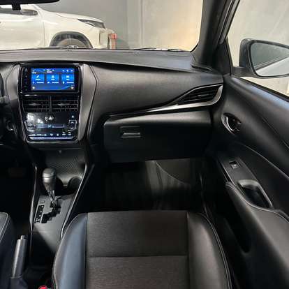 TOYOTA-YARIS-2023