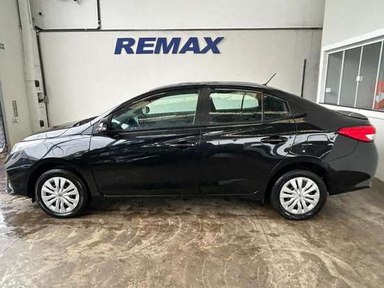 TOYOTA-YARIS-2024