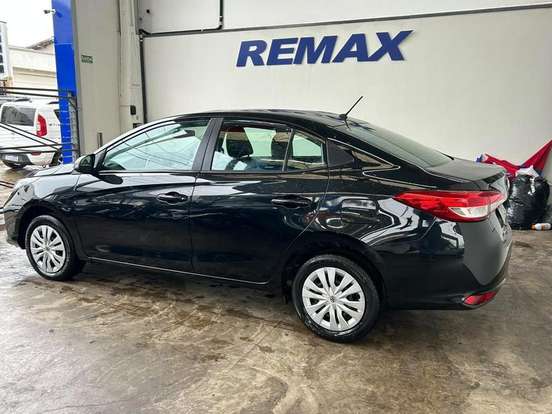 TOYOTA-YARIS-2024