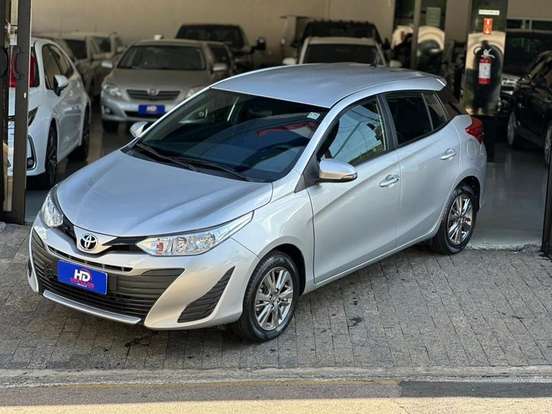 TOYOTA-YARIS-2020