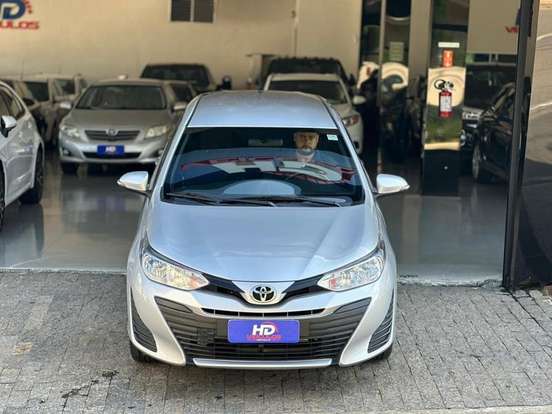 TOYOTA-YARIS-2020