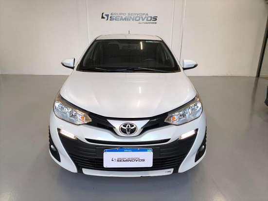 TOYOTA-YARIS-2021
