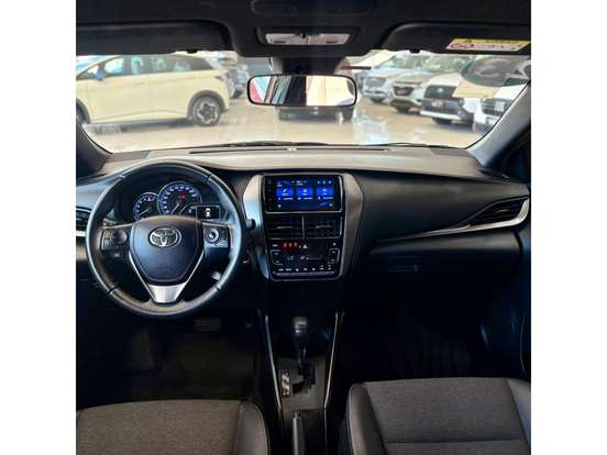 TOYOTA-YARIS-2023