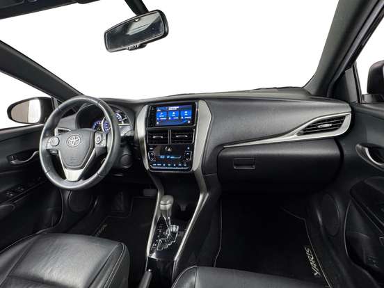 TOYOTA-YARIS-2019