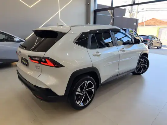 TOYOTA-YARIS CROSS-2026