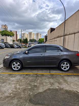 TOYOTA-COROLLA-2011