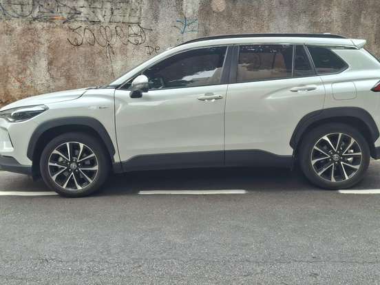 TOYOTA-COROLLA CROSS-2024