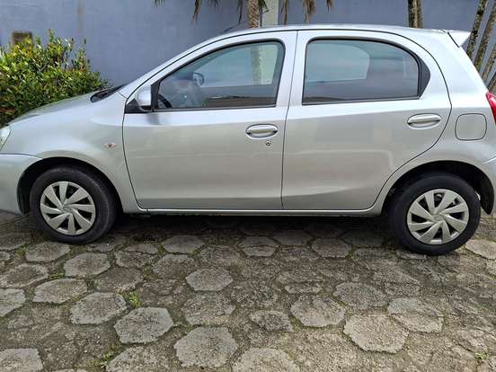 TOYOTA-ETIOS-2014