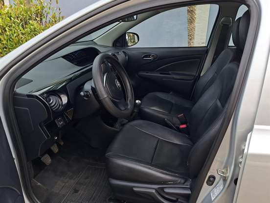 TOYOTA-ETIOS-1.3 X 16V FLEX 4P MANUAL TOYOTA-ETIOS-2014