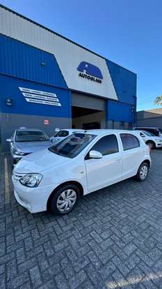 TOYOTA-ETIOS-2016