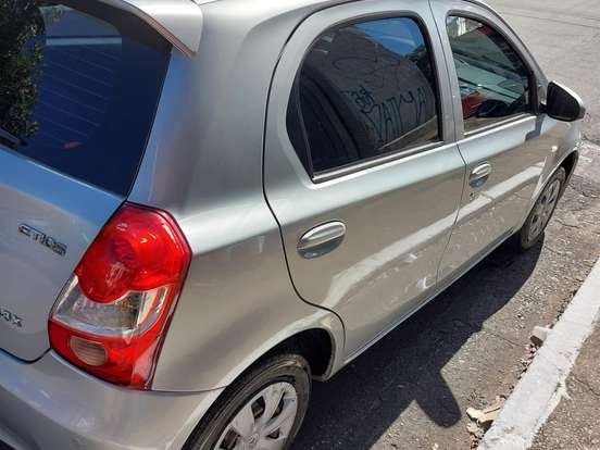 TOYOTA-ETIOS-1.3 X 16V FLEX 4P MANUAL TOYOTA-ETIOS-2014
