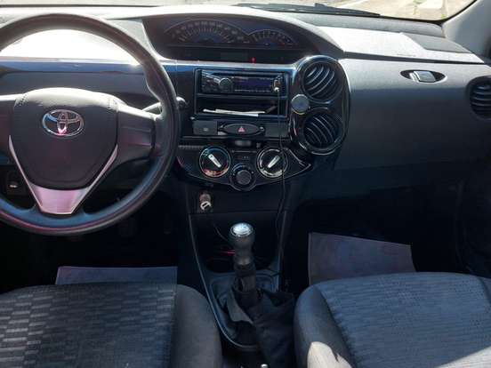 TOYOTA-ETIOS-1.3 X 16V FLEX 4P MANUAL TOYOTA-ETIOS-2014