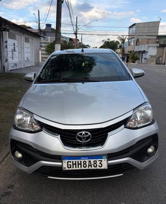 TOYOTA ETIOS 1.5 PLATINUM SEDAN 16V FLEX 4P AUTOMÁTICO