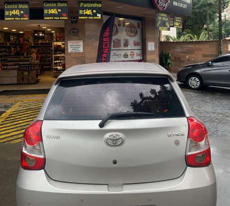 TOYOTA-ETIOS-2017