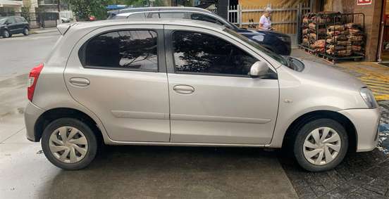 TOYOTA-ETIOS-2017