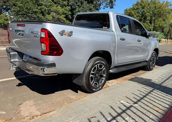 TOYOTA-HILUX-2.8 D-4D TURBO DIESEL CD SRV 4X4 AUTOMÁTICO TOYOTA-HILUX-2024