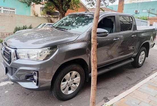 TOYOTA-HILUX-2019