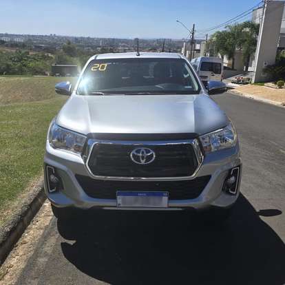 TOYOTA-HILUX-2020