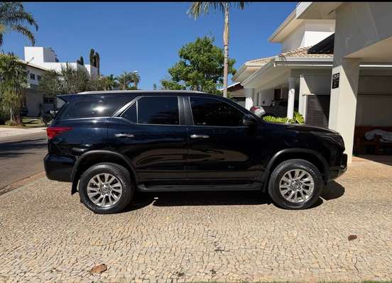 TOYOTA-HILUX SW4-2021