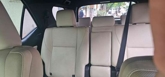 TOYOTA-HILUX SW4-2023