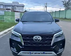 TOYOTA HILUX SW4 2.8 D-4D TURBO DIESEL SRX 7L 4X4 AUTOMÁTICO TOYOTA HILUX SW4 2.8 D-4D TURBO DIESEL SRX 7L 4X4 AUTOMÁTICO