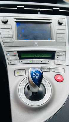 TOYOTA-PRIUS-2015