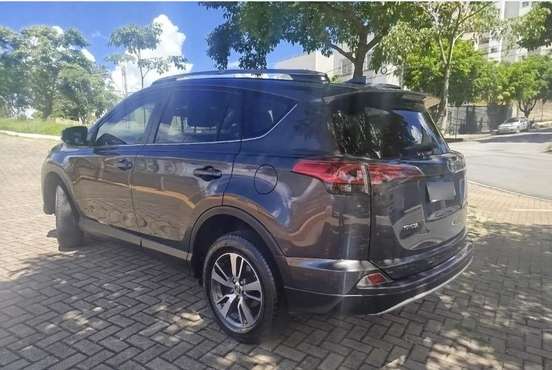 TOYOTA-RAV4-2017