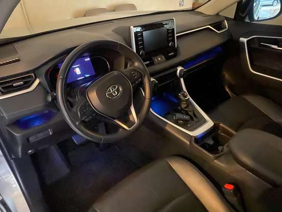 TOYOTA-RAV4-2019