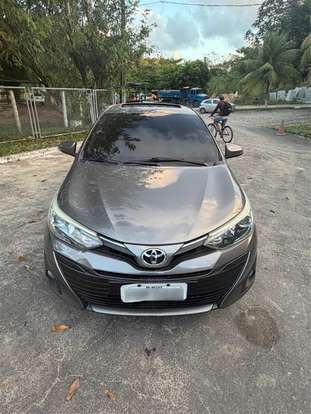 TOYOTA-YARIS-2018