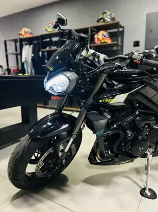 TRIUMPH-STREET TRIPLE RS ABS-2024