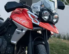 TRIUMPH TIGER 800 XCX TRIUMPH TIGER 800 XCX