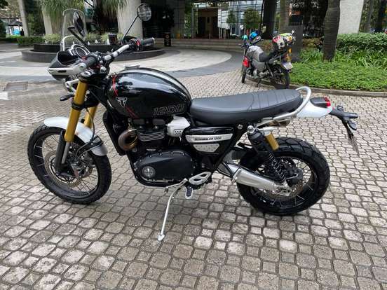 TRIUMPH-BONNEVILLE SCRAMBLER 1200 XE-2024