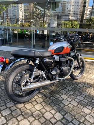 TRIUMPH-BONNEVILLE T100 900-2025