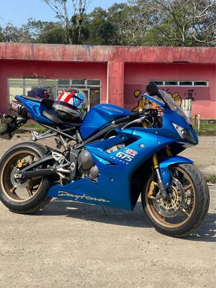 TRIUMPH DAYTONA 675 