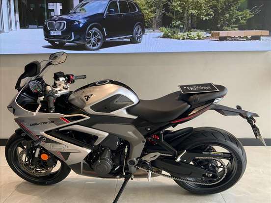 TRIUMPH-DAYTONA 660-2026