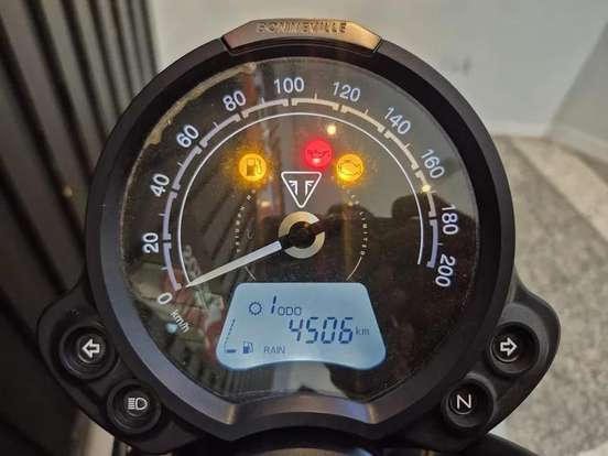 TRIUMPH-SCRAMBLER 900-2023